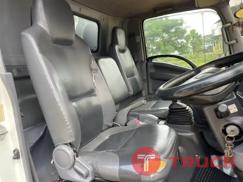6 ล้อตู้เเห้ง ISUZU NQR 175 ราคา 590,000 บาท ปี 53 ตัวยาวพิเศษ 6 เมตร วิ่ง 5xx,xxx Km