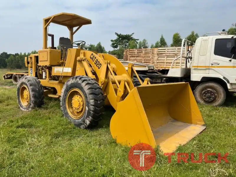 รถตักล้อยาง เก่านอกนำเข้า 335,000 บาท CATERPILLAR 920