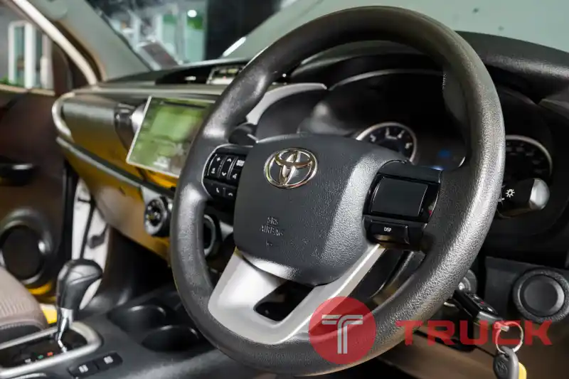 Toyota Hilux Revo Cab (E) ปี2016 เครื่อง2.4 Toyota Hilux Revo Cab (E) ปี2016 เครื่อง2.4