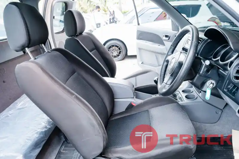 Mazda BT-50 Cab ปี2012จด2013 เครื่อง2.5 Mazda BT-50 Cab ปี2012จด2013 เครื่อง2.5