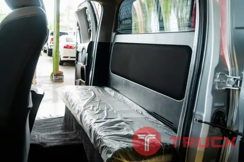 Toyota Hilux Revo Cab 4x4 ปี2016 เครื่อง2.4 Toyota Hilux Revo Cab 4x4 ปี2016 เครื่อง2.4