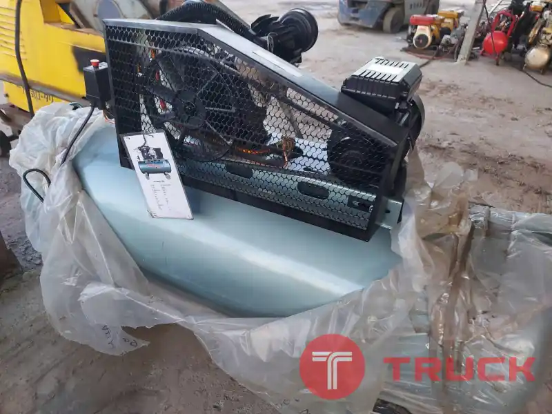 ปั๊มลมใหม่ ไฟ220V. 200ลิตร 25,000บาท โทร : 094-7899445 ปั๊มลมใหม่ ไฟ220V. 200ลิตร 25,000บาท โทร : 094-7899445