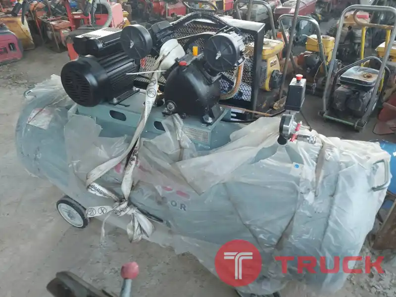 ปั๊มลมใหม่ ไฟ220V. 200ลิตร 25,000บาท โทร : 094-7899445 ปั๊มลมใหม่ ไฟ220V. 200ลิตร 25,000บาท โทร : 094-7899445