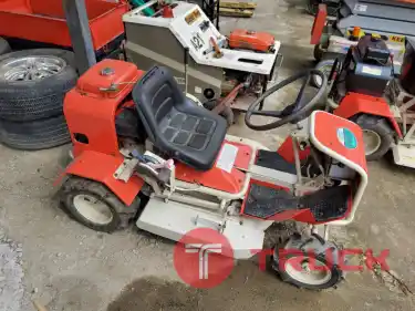 ตัดหญ้านั่งขับ สวย รุ่นใหม่ จากญี่ปุ่น คันละ 85,000 บาท โทร : 094-7899445