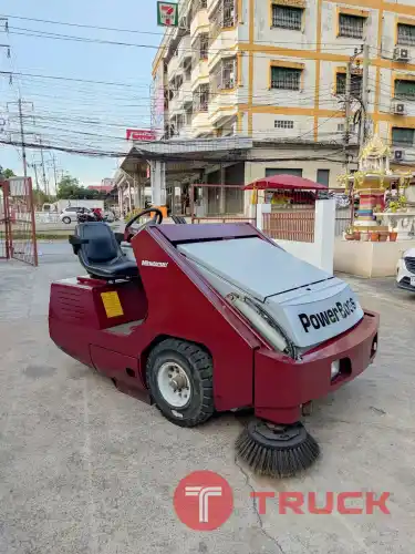 ขาย POWER BOSS รถกวาดพื้น กวาดสะอาด ฝุ่นไม่ฟุ้ง ใช้งานง่าย ชั่วโมงการใช้งานน้อย รถสภาพดี นำเข้าจากญี่ปุ่น