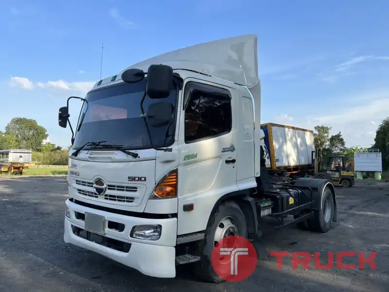 ขายรถหกล้อหัวลาก ยี่ห้อฮีโน่ รุ่นFG8J ปี 56 สีขาว ขายรถหกล้อหัวลาก ยี่ห้อฮีโน่ รุ่นFG8J ปี 56 สีขาว