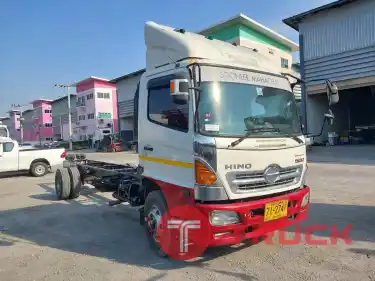 หัวแชสซี HINO 175 hp ปี 62 รถห้าง