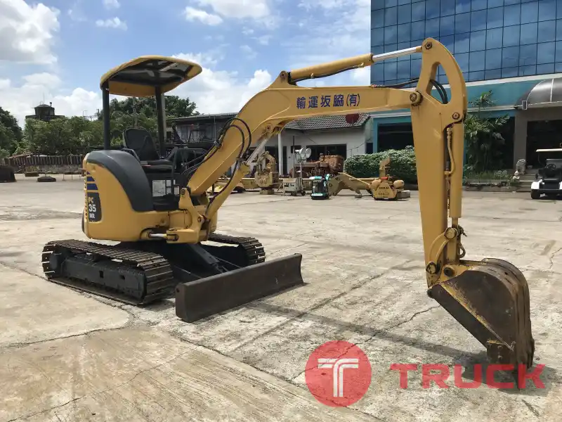 รถขุด KOMATSU PC35MR-2 พร้อมใช้งาน นำเข้าจากญี่ปุ่นใช้งานมาน้อย ไม่เคยใช้ในไทย