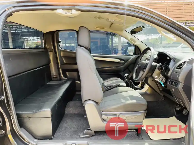 All new Isuzu D-max cab (Z) ปี2011จด2012 เครื่อง2.5 All new Isuzu D-max cab (Z) ปี2011จด2012 เครื่อง2.5