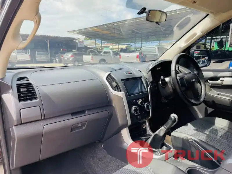 All new Isuzu D-max cab (Z) ปี2011จด2012 เครื่อง2.5 All new Isuzu D-max cab (Z) ปี2011จด2012 เครื่อง2.5
