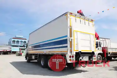 สิบล้อตู้เย็น เพลาเดียว ISUZU FVM 240 แรงม้า ปี 56
