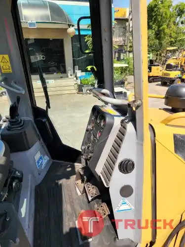 รถแทรคเตอร์ CAT D3G พร้อมใช้งาน นำเข้าจากญี่ปุ่น รถสวยมากใช้งานมาน้อยชั่วโมง รถสวยมาก