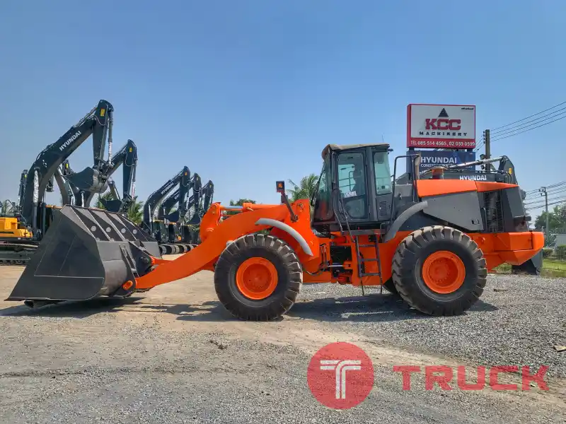 HITACHI ZW310
