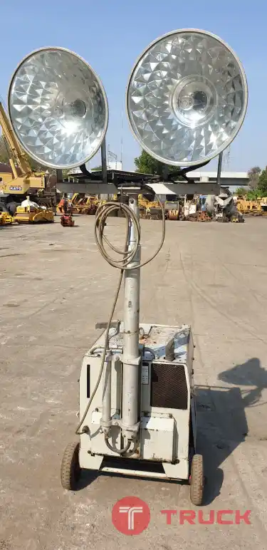 โคมไฟสนามเครื่องดีเซล นำเข้าจากญี่ปุ่น สภาพพร้อมใช้งาน โทร 089-0080077,089-0050007,086-0044333,065-8844400 www.sangenjp.com www.nmc99.com