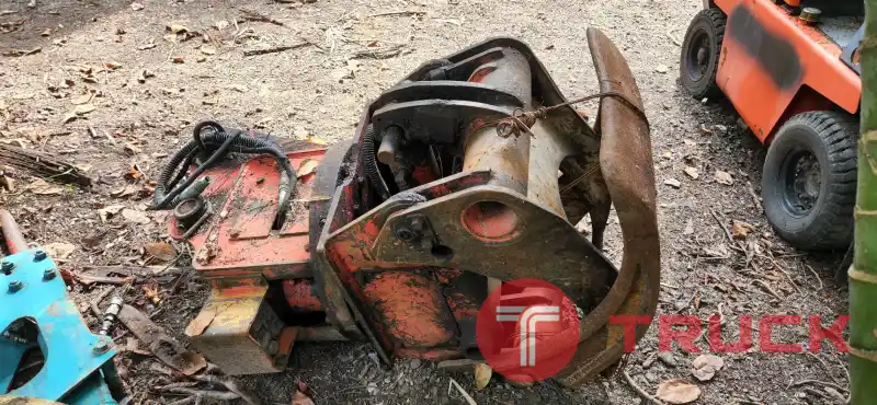 หัวคีบไม้ ใส่รถขุด PC 30 - 60 เก่าญี่ปุ่น พร้อมใช้งาน ราคาเพียง 68,000 บาท ครับ สนใจโทร 0816221299