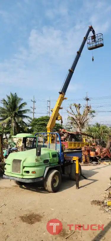 ขาย รถกระเช้า/เครนสลิง soosan 5 ปลอก ยาว 10 m สูง 13 m เครื่อง kubota ขับ 4WD มีเครื่องฉีดพ่นยาในตัว