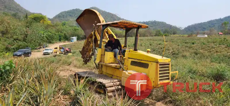 ขาย รถขุดร่อง วางท่อประปา ร้อยสายไฟ mitsubishi เก่าญี่ปุ่น 4 สูบ ร่อง 7 นิ้ว ขุดดินหิน ดินแข็งได้