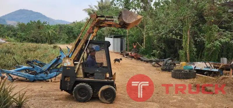 ขาย รถตักล้อยาง BOBCAT ยี่ห้อ TOYOTA SDK4 เครื่องดีเซล 2 สูบ มีไลน์หัวเจาะ ไปป์ปิ้ง เก่าญี่ปุ่น