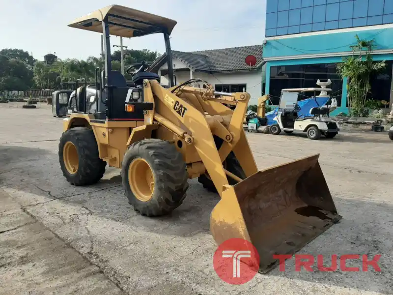 รถตักมือสองใช้แล้วนำเข้าจากญี่ปุ่น CAT 902B พร้อมใช้งาน รถสวยมาก รถตักมือสองใช้แล้วนำเข้าจากญี่ปุ่น CAT 902B พร้อมใช้งาน รถสวยมาก