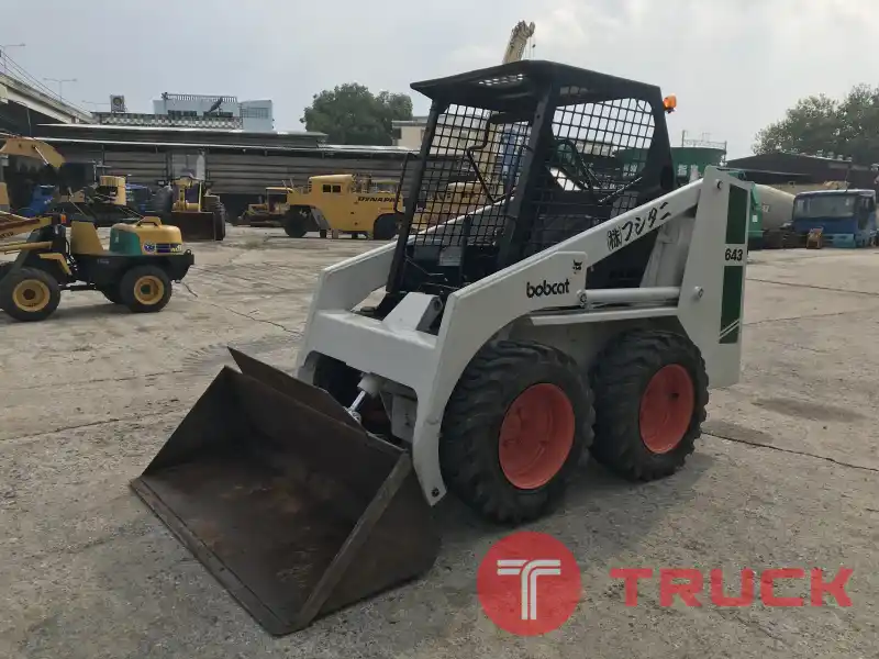 BOBCAT 643 นำเข้าจากญี่ปุ่น สภาพพร้อมใช้งาน โทร 089-0080077,089-0050007,086-0044333,065-8844400 www.sangenjp.com www.nmc99.com
