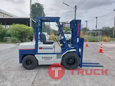 ขายรถโฟล์คลิฟท์มือสอง KOMATSU FD30-11