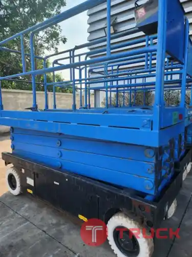 Aichi 8m. Scissor lift - ลิฟท์ ขากรรไกร 8 เมตร by OEK 098-5625920