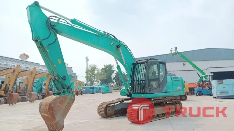 Kobelco SK200-9 ปี2014 *ลายแย็ก โทร. 080-6565422 (หนิง)
