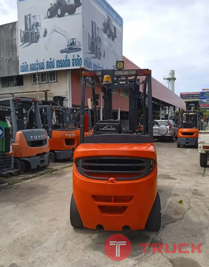 ขายฟอร์คลิฟท์ LINDE ดีเซล ปี 2015 ขนาด 3 ตัน เสาสูง 3 เมตร รถสวยสภาพดี ราคาไม่แพง