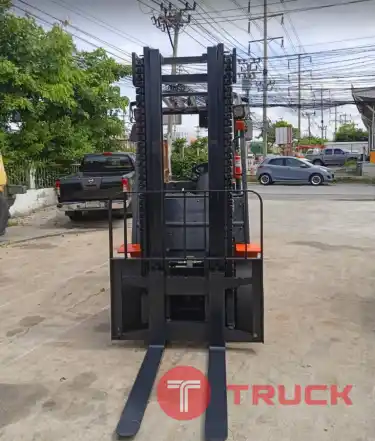 ขายฟอร์คลิฟท์ LINDE ดีเซล ปี 2015 ขนาด 3 ตัน เสาสูง 3 เมตร รถสวยสภาพดี ราคาไม่แพง