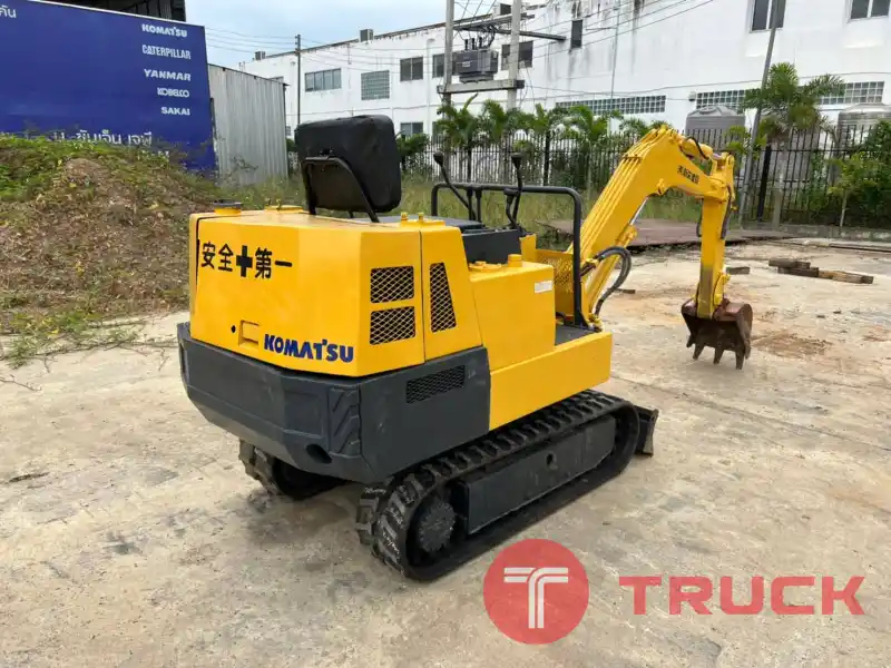 รถขุดมือสอง KOMATSU PC15 รถใช้งานมาน้อยนำเข้าจากญี่ปุ่น