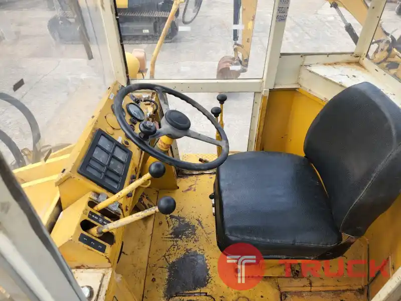 รถตักมือสอง KOMATSU 510 รถสวยมากนำเข้าจากญี่ปุ่น ไม่เคยใช้งานในไทย รถตักมือสอง KOMATSU 510 รถสวยมากนำเข้าจากญี่ปุ่น ไม่เคยใช้งานในไทย