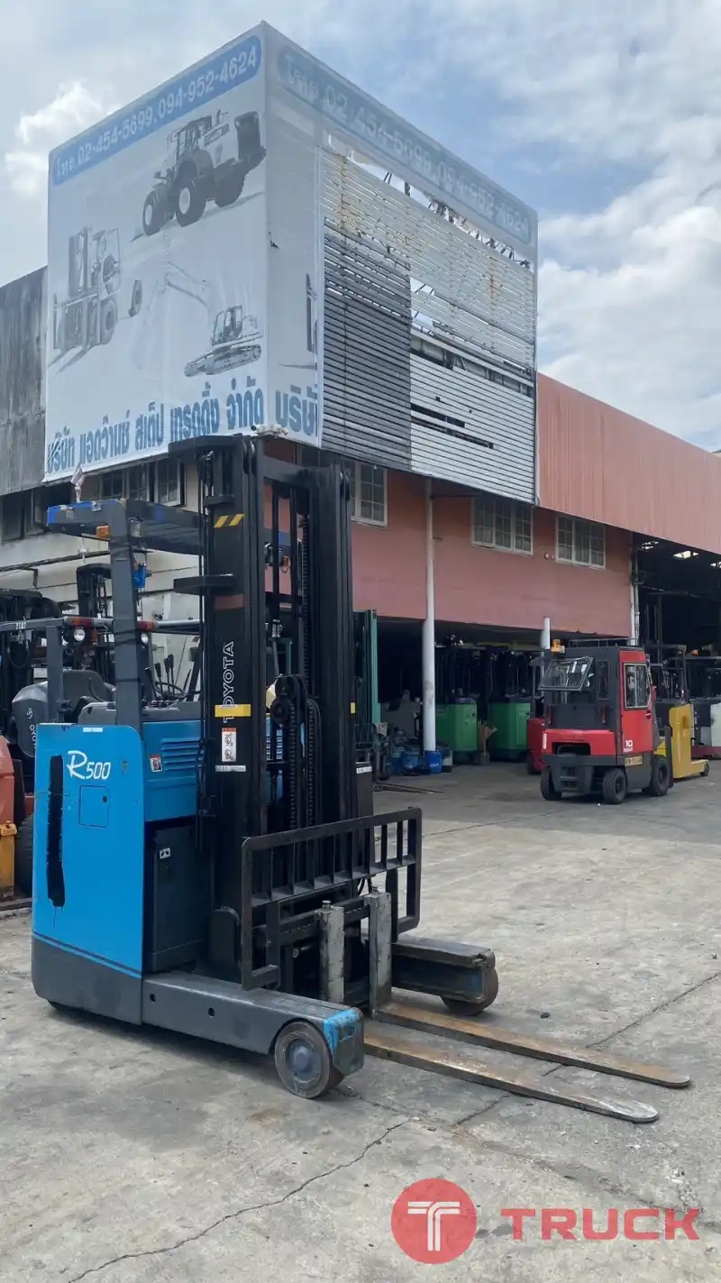 ขายฟอร์คลิฟท์ TOYOTA รถไฟฟ้ายืนขัย รุ่น 6FBRS20 หนัก 2 ตัน เสา 3 ชัก ยกสูง 5.5 เมตร รถสวยสภาพดี นำเข้าจากญี่ปุ่น