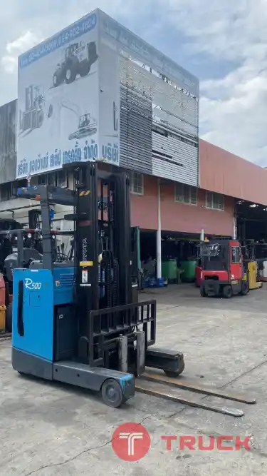 ขายฟอร์คลิฟท์ TOYOTA รถไฟฟ้ายืนขัย รุ่น 6FBRS20 หนัก 2 ตัน เสา 3 ชัก ยกสูง 5.5 เมตร รถสวยสภาพดี นำเข้าจากญี่ปุ่น