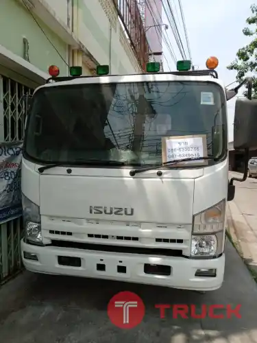 ขาย รถบรรทุก 6 ล้อ Isuzu NPR หัวตึก ตาตั๊กแตน 135 แรงม้า
