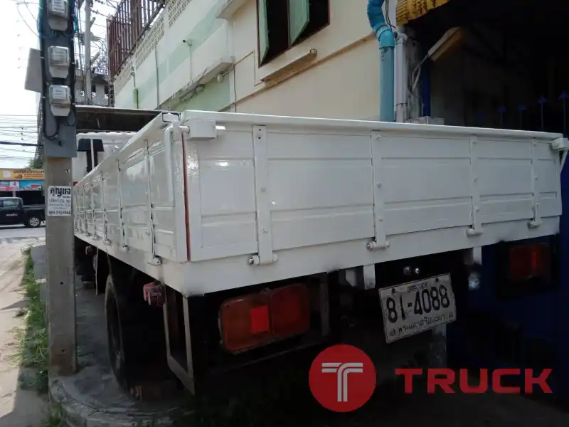 HINO 6 ล้อ กระบะยาว 5.5 เมตร สภาพดี HINO 6 ล้อ กระบะยาว 5.5 เมตร สภาพดี