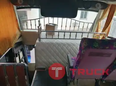 890,000