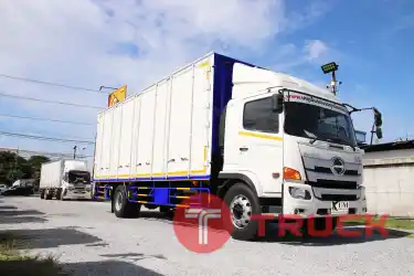 หกล้อตู้สิบบาน HINO VICTOR 500 260 แรงม้า ปี60