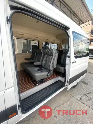 VAN EV J6
