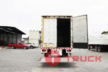 หกล้อตู้สิบบาน ISUZU FTR 240 แรงม้า ปี60