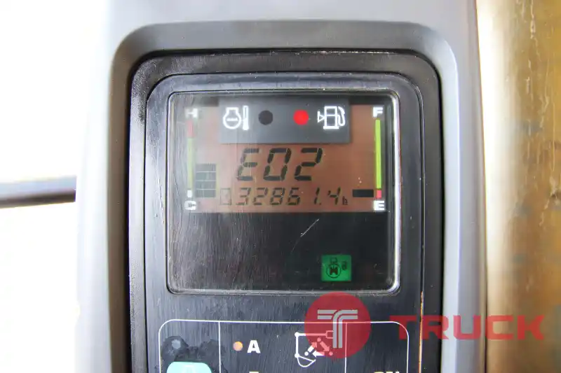 รถแบ็คโฮ KOMATSU PC200-7 150 แรงม้า ปี48