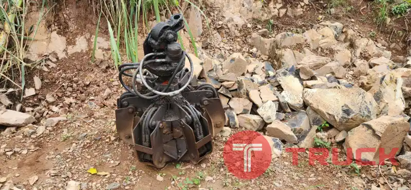 หัวคีบดอกบัว สำหรับคีบเศษเหล็ก ติดรถขุด แบคโฮ เครน เก่าญี่ปุ่น เข้ามาอีกอันครับ