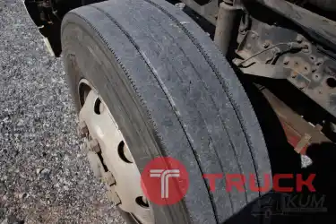 หกล้อตู้สิบบาน FUSO 240 แรงม้า ปี51