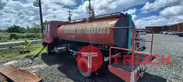 รถบรรทุกน้ำ