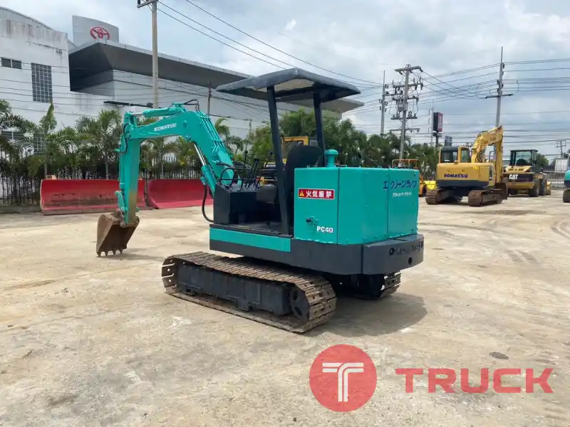 รถขุดมือสอง KOMATSU PC40 นำเข้าจากญี่ปุ่น สอบถามเพิ่มเติมที่คุณชัญญ 0658844400