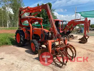 รถคีบอ้อยมือสอง พร้อมใช้งาน คูโบต้ารุ่น L5018DT ใบดันดินหน้า ผาน 1 ตัว ดาวน์ 30,000 บาท สนใจโทรสอบถามหรือมาดูที่ร้านเราได้จ้า