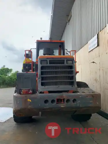 ขายรถตักล้อยาง DOOSAN รุ่น SD300