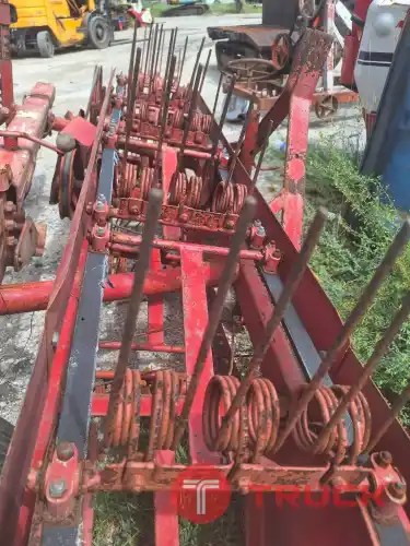 เครื่องกวาดฟาง ติดท้ายรถไถ กวาดรวมแถว ม้วนฟางเร็วขึ้น ได้ก้อนแน่น กวาดเรียบ NIPLO มือ2 สภาพสวย น่าใช้งาน ราคา 28,000บาท โทร : 094-7899445 จำหน่ายเครื่องจักรมือ2 จากต่างประเทศ