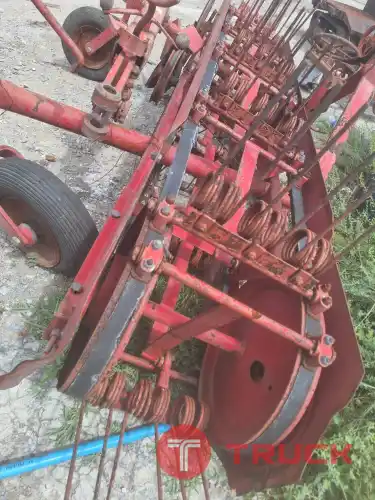 เครื่องกวาดฟาง ติดท้ายรถไถ กวาดรวมแถว ม้วนฟางเร็วขึ้น ได้ก้อนแน่น กวาดเรียบ NIPLO มือ2 สภาพสวย น่าใช้งาน ราคา 28,000บาท โทร : 094-7899445 จำหน่ายเครื่องจักรมือ2 จากต่างประเทศ