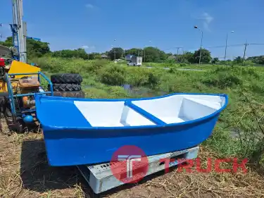 เรือพายไฟเบอร์ญี่ปุ่น มือ2นำเข้า แข็งแรง เบา ไม่แตก ไม่รั่ว เก็บสีใหม่ ขนาดเรือ กว้าง 1เมตร ยาว 2.6เมตร กาบเรือสูง 35ซม. ราคา 8,000 บาท โทร 094-7899445