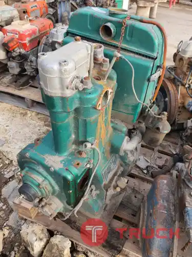 เครื่องยนต์ดีเซล โบราณ สภาพตามรูป ไม่ทราบรุ่น ไม่ทราบยี่ห้อ มีกลุ่มนิยม น่าจะทราบ ขายตามสภาพ ราคา 4,000บาท โทร 094-7899445